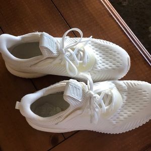 ❌SOLD❌Adidas Alpha bounce 6.5 running shoes White